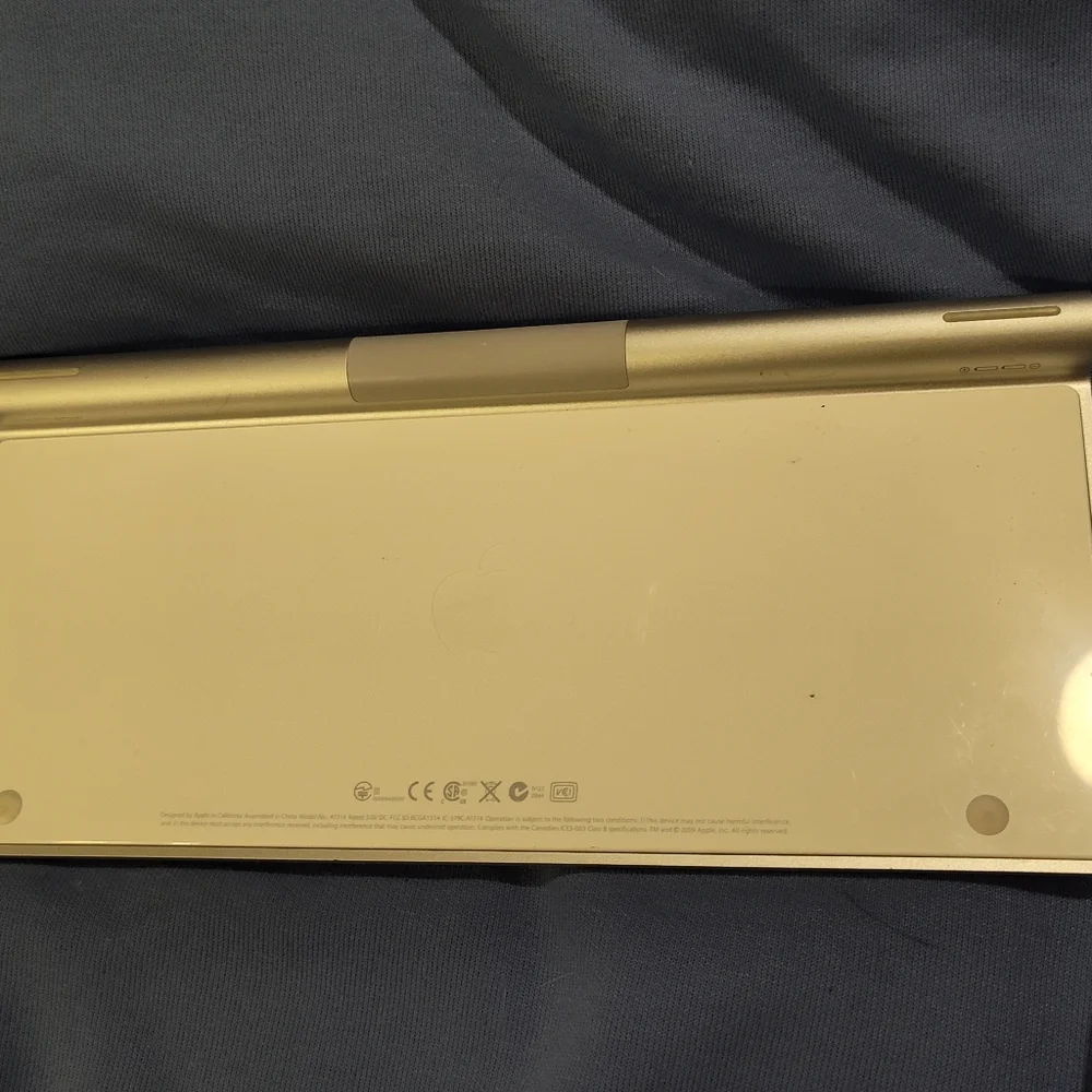 Like-New APPLE Wireless Keyboard